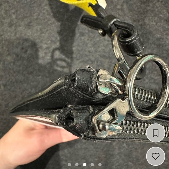 Off-White Pouch - Picture 3 of 5